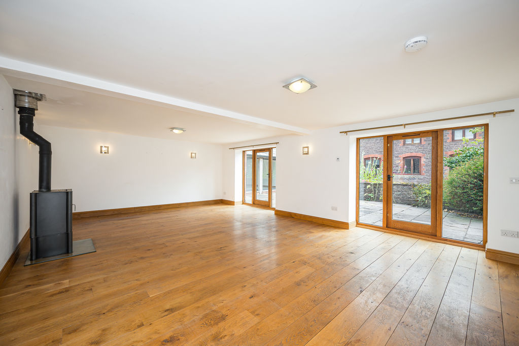 Sitting Room- click for photo gallery